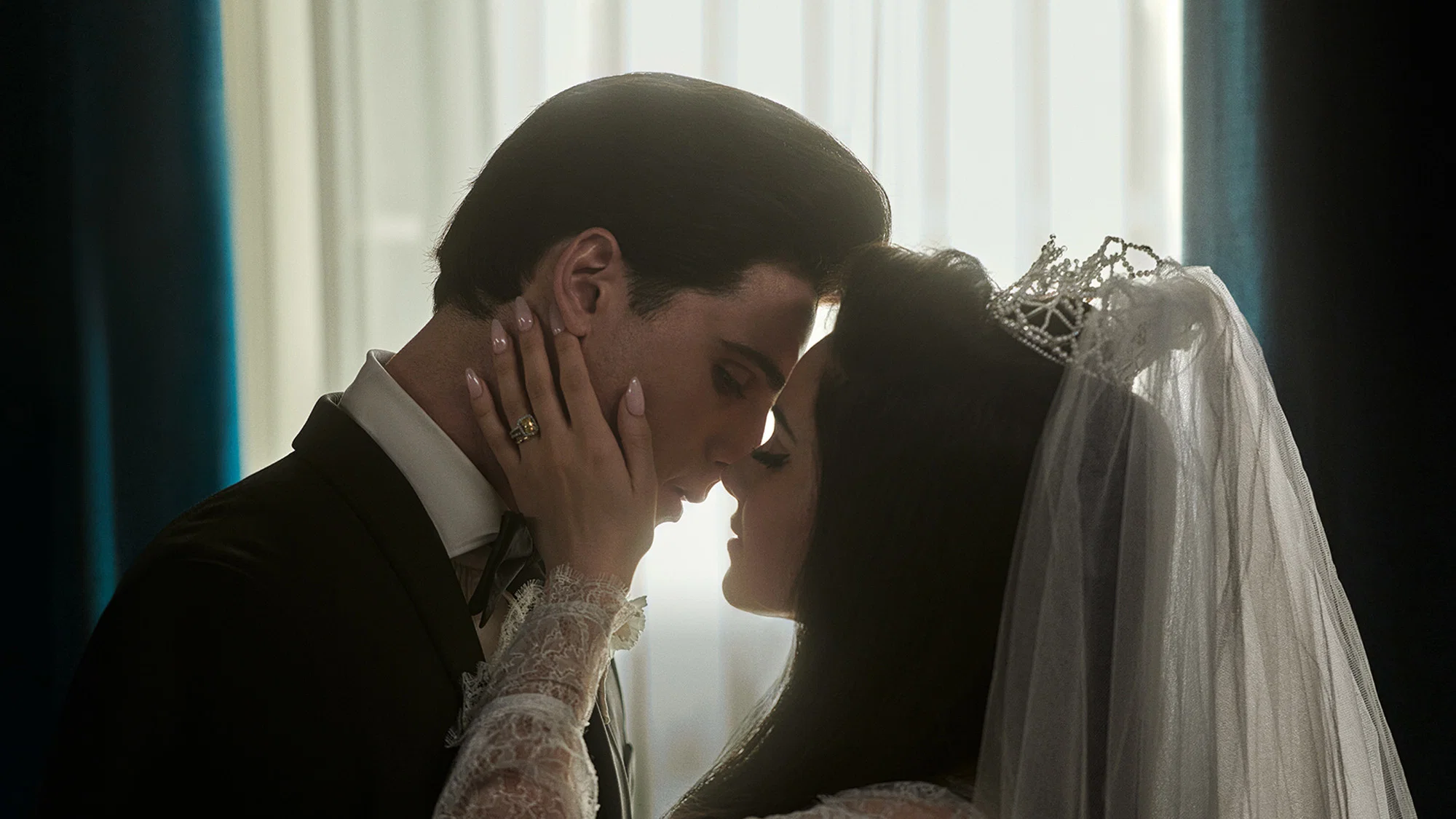 Still 3 from Priscilla